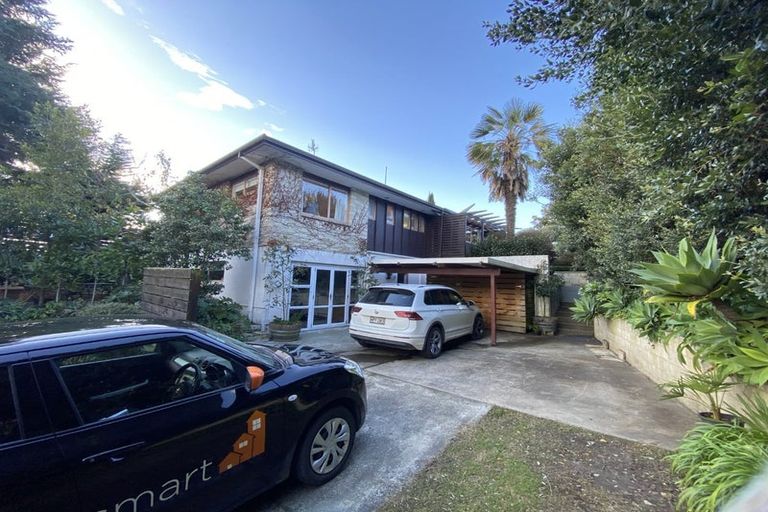 Photo of property in 1 Kopanga Road, Havelock North, 4130