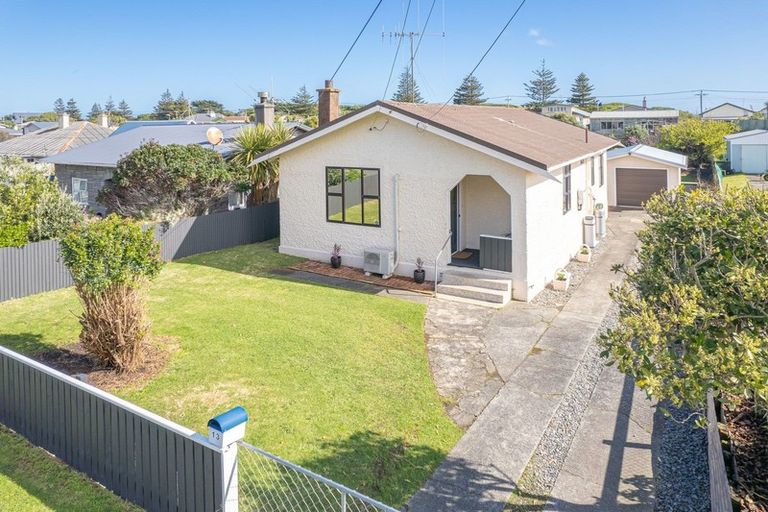 Photo of property in 13 Karaka Street, Castlecliff, Whanganui, 4501