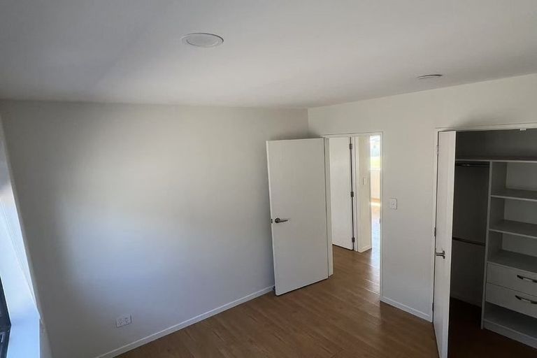 Photo of property in 28a Tiraumea Drive, Pakuranga, Auckland, 2010