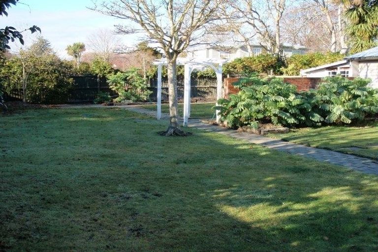 Photo of property in 28 Otara Street, Ilam, Christchurch, 8053