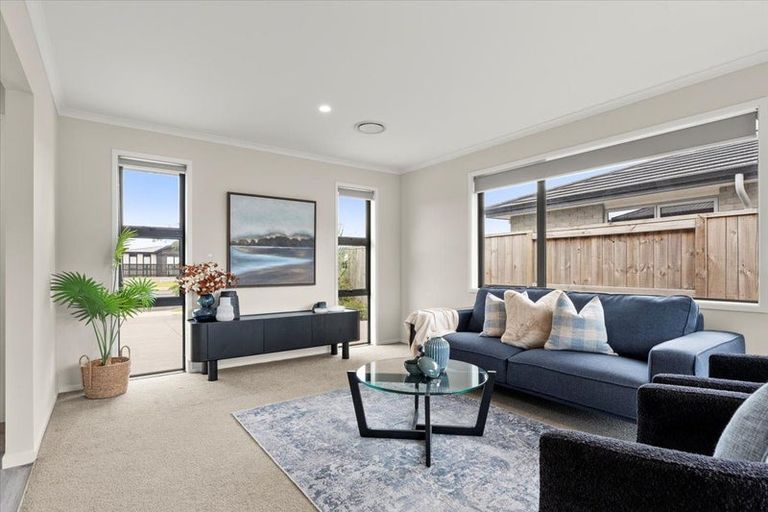 Photo of property in 225 Te Okuroa Drive, Papamoa, 3118