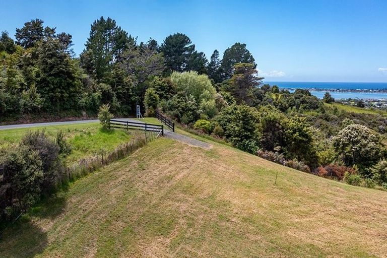 Photo of property in 70 Upper Whangateau Road, Big Omaha, 0985