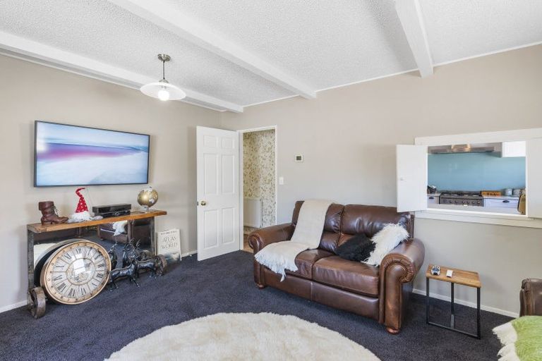 Photo of property in 261 Te Moana Road, Waikanae, 5036