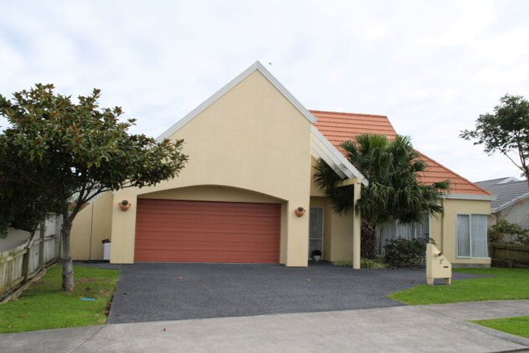 Photo of property in 2/2 Uldale Place, Northpark, Auckland, 2013