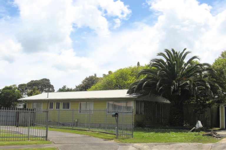 Photo of property in 16 Garth Place, Manurewa, Auckland, 2102