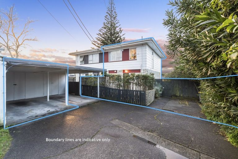 Photo of property in 2/43 Rimu Street, New Lynn, Auckland, 0600