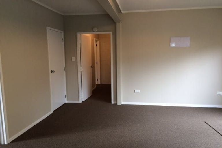 Photo of property in 11 Taioma Crescent, Te Atatu Peninsula, Auckland, 0610