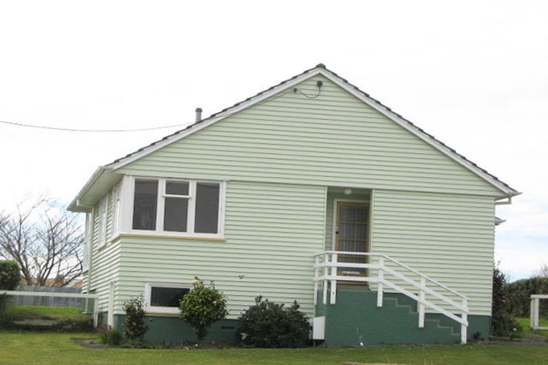 Photo of property in 68 Cook Street, Marfell, New Plymouth, 4310
