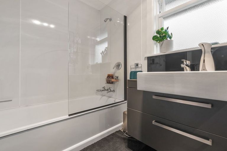 Photo of property in 677 Main South Road, Islington, Christchurch, 8042