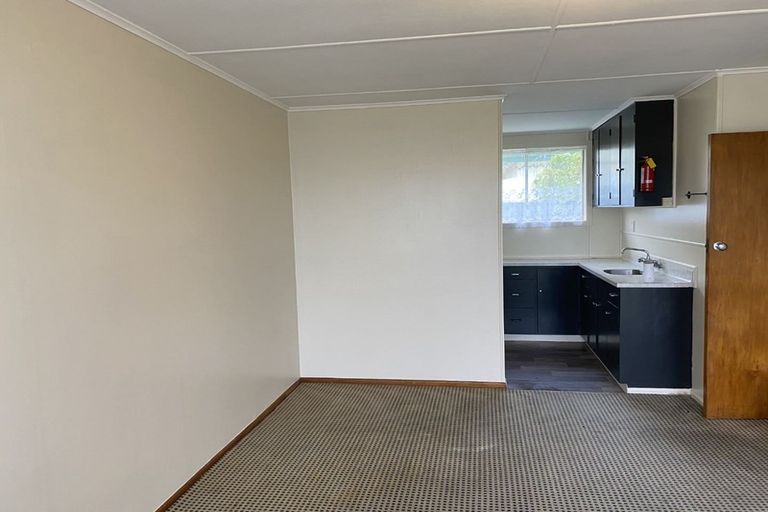 Photo of property in 2/806 Lyell Street, Akina, Hastings, 4122