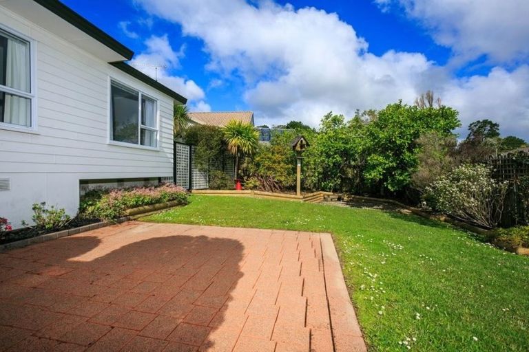 Photo of property in 74 Barbados Drive, Unsworth Heights, Auckland, 0632
