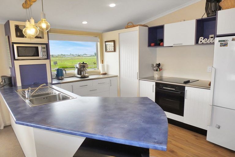 Photo of property in 50a Signal Street, Foxton Beach, Foxton, 4815