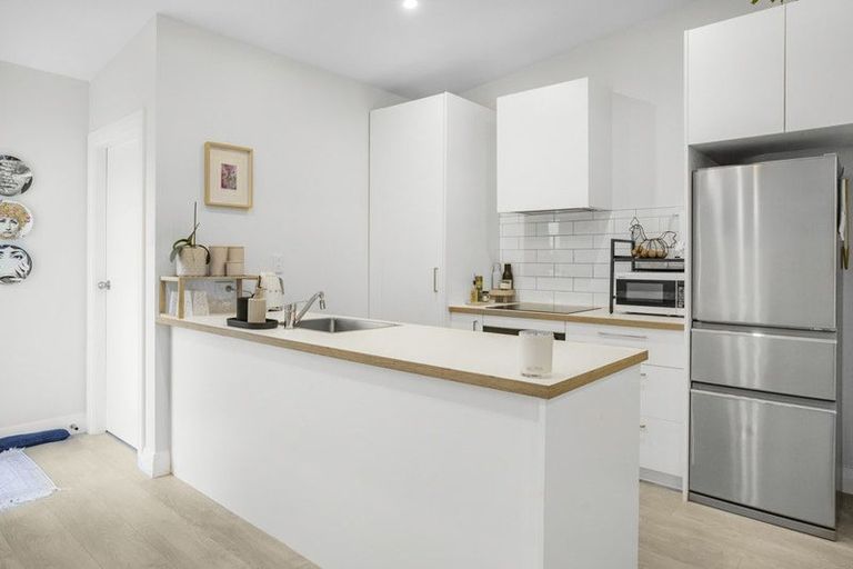 Photo of property in 16 Herald Street, Berhampore, Wellington, 6023