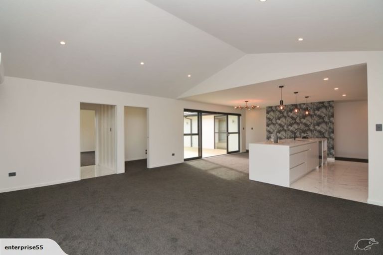 Photo of property in 5 Ciaran Close, Broomfield, Christchurch, 8042