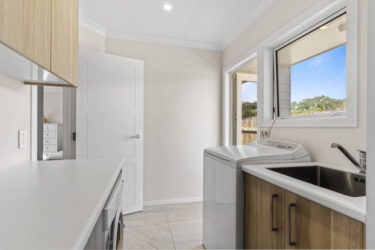 Photo of property in 119 Moana Anu Anu Avenue, Whangamata, 3620