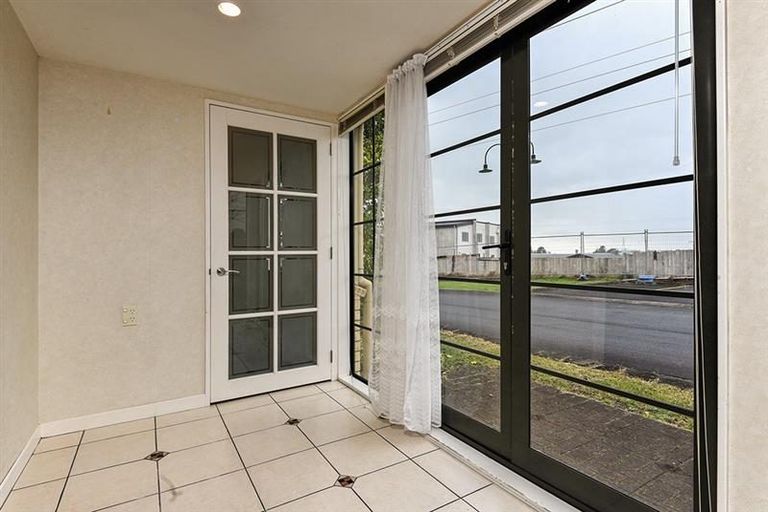 Photo of property in St Claire Village, 160/172 Mcleod Road, Te Atatu South, Auckland, 0610