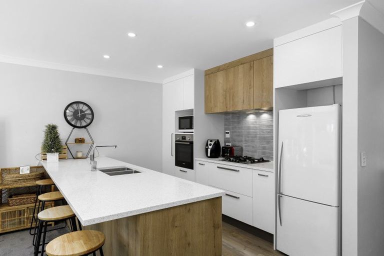 Photo of property in 92a Horoeka Street, Stokes Valley, Lower Hutt, 5019