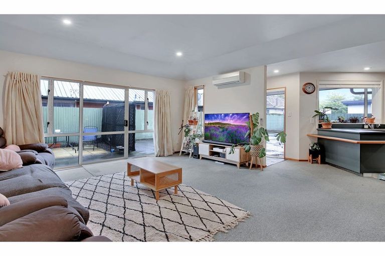 Photo of property in 2/95 Vagues Road, Northcote, Christchurch, 8052