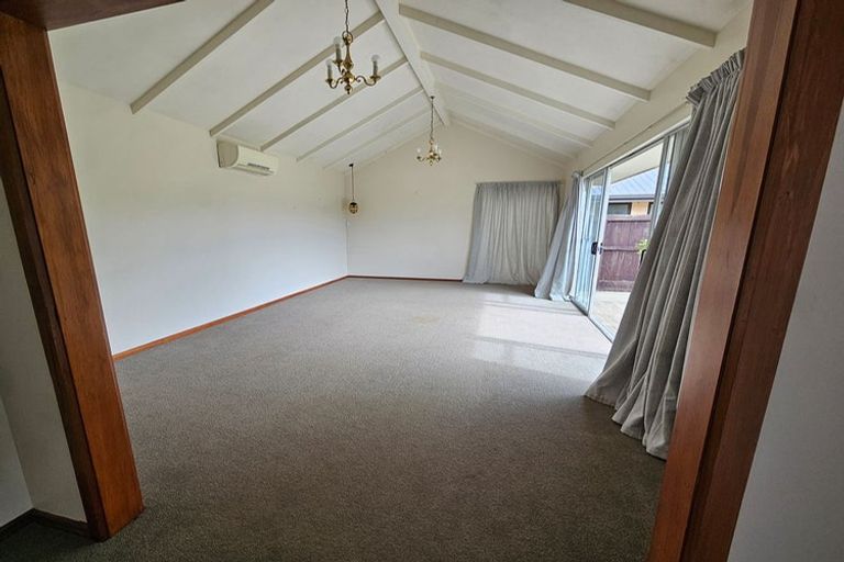 Photo of property in 11 Grimseys Road, Redwood, Christchurch, 8051