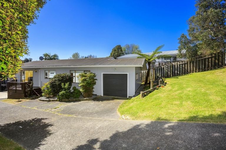 Photo of property in 39a Brian Crescent, Stanmore Bay, Whangaparaoa, 0932