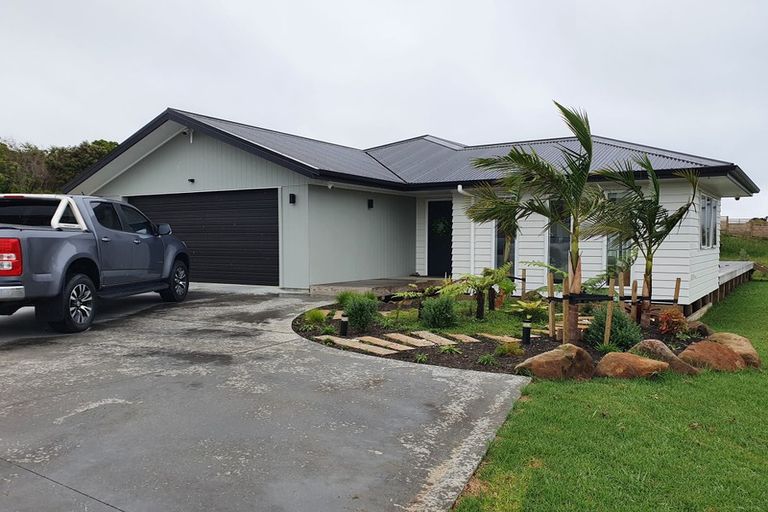 Photo of property in 32 Eagles Way, Cable Bay, 0420