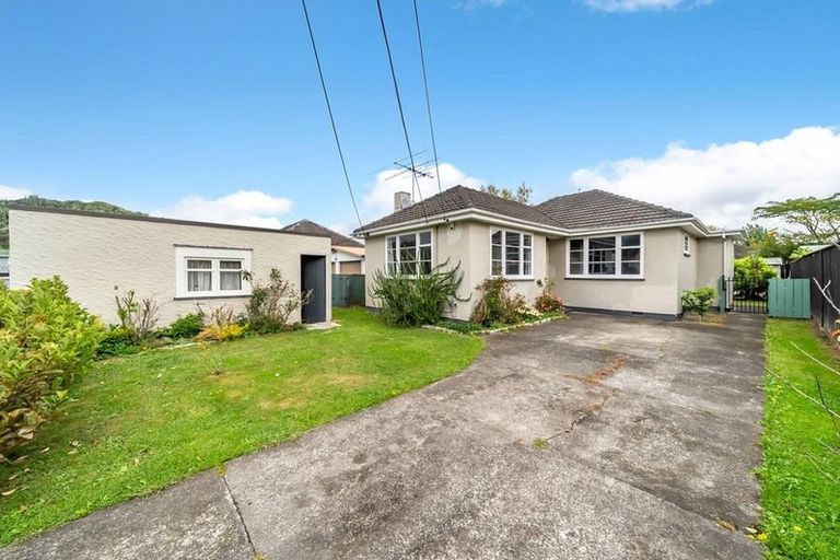 Photo of property in 32 Murray Street, Wallaceville, Upper Hutt, 5018