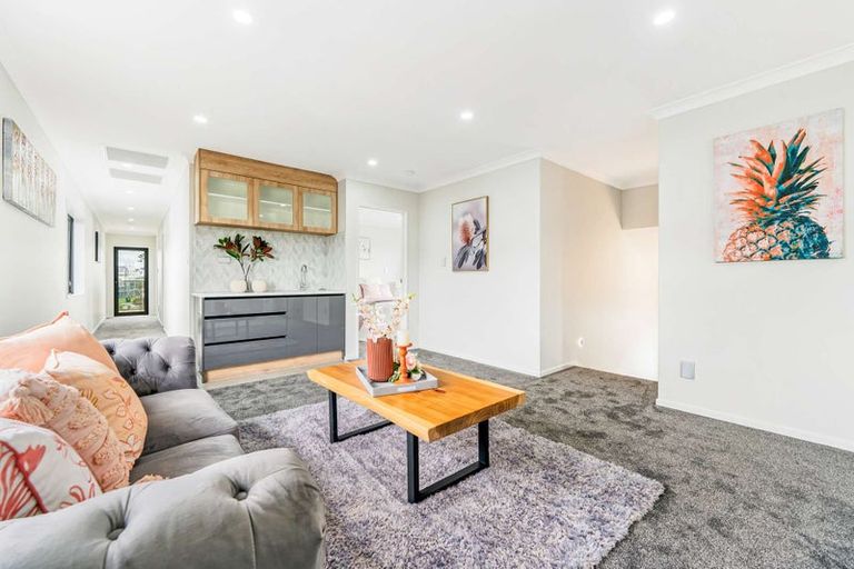 Photo of property in 5 Seagreen Avenue, Rosehill, Papakura, 2113