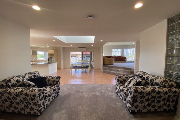 Photo of property in 18 Waru Nui Court, Orewa, 0931