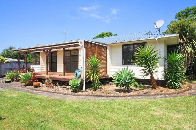 Photo of property in 118 Waverley Place, Whangamata, 3620