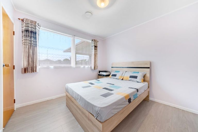 Photo of property in 30 Sunnypark Avenue, Rosehill, Papakura, 2113