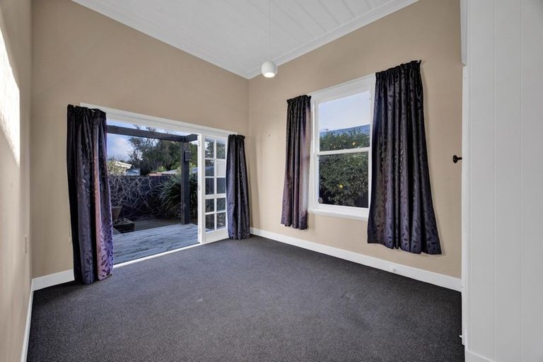 Photo of property in 120 Manawapou Road, Hawera, 4610