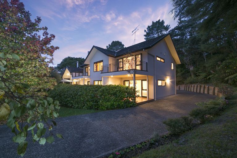 Photo of property in 182b Forest Hill Road, Waiatarua, Auckland, 0612