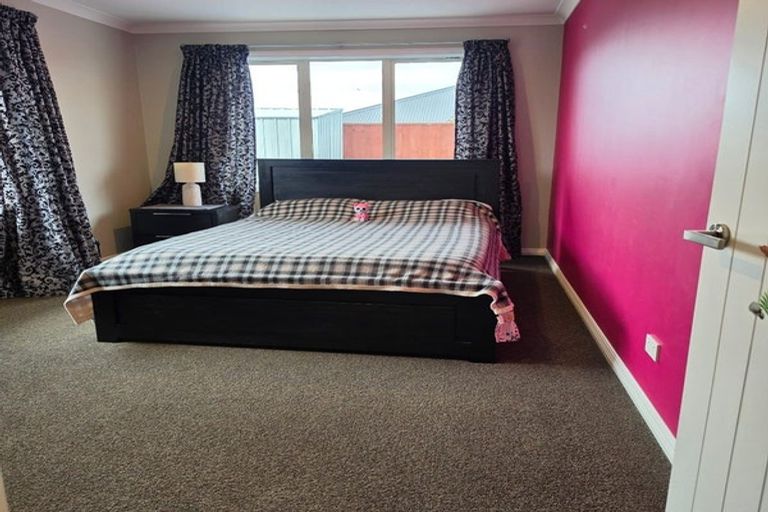 Photo of property in 73 Kippenberger Avenue, Rangiora, 7400