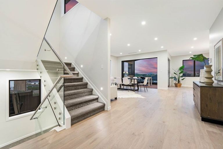 Photo of property in 29 Kumukumu Road, Long Bay, Auckland, 0630