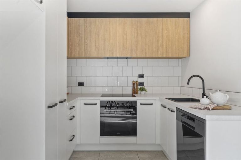 Photo of property in 44 Hutcheson Street, Sydenham, Christchurch, 8023