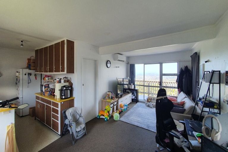 Photo of property in 10 Middlesex Place, Northland, Wellington, 6012