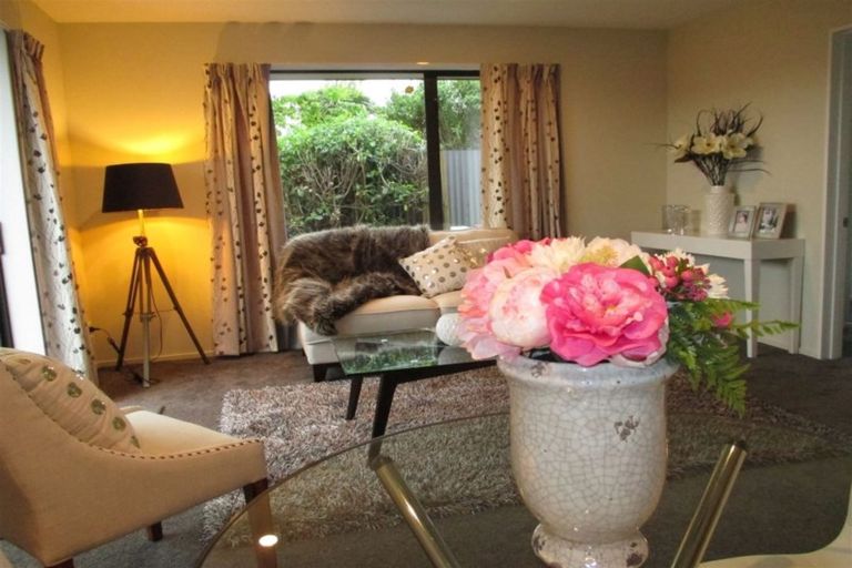 Photo of property in 10 Cris Lodge Courts, Hornby, Christchurch, 8042