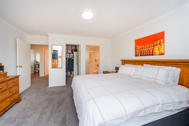 Photo of property in 21 Parnell Heights Drive, Kelvin Grove, Palmerston North, 4414