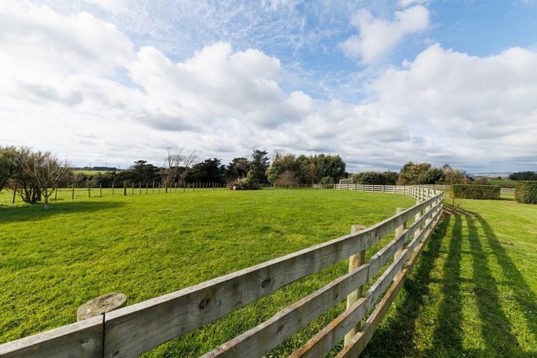 Photo of property in 86 Currins Road, Linton, Palmerston North, 4472