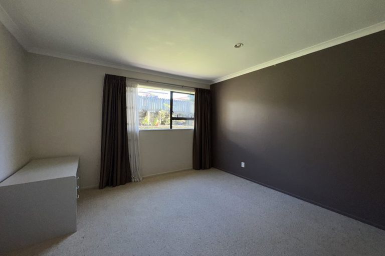 Photo of property in 8 Bruce Road, Glenfield, Auckland, 0629