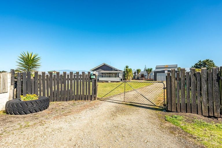 Photo of property in 38 Tongariro Street, Castlecliff, Wanganui, 4501