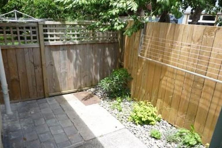 Photo of property in 48 Onewa Road, Northcote Point, Auckland, 0627