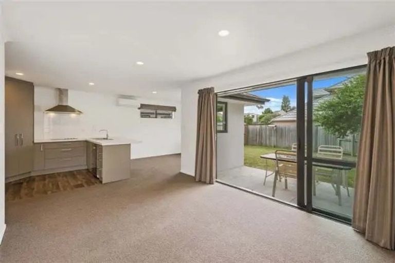 Photo of property in 11 Carlsen Street, Burwood, Christchurch, 8083