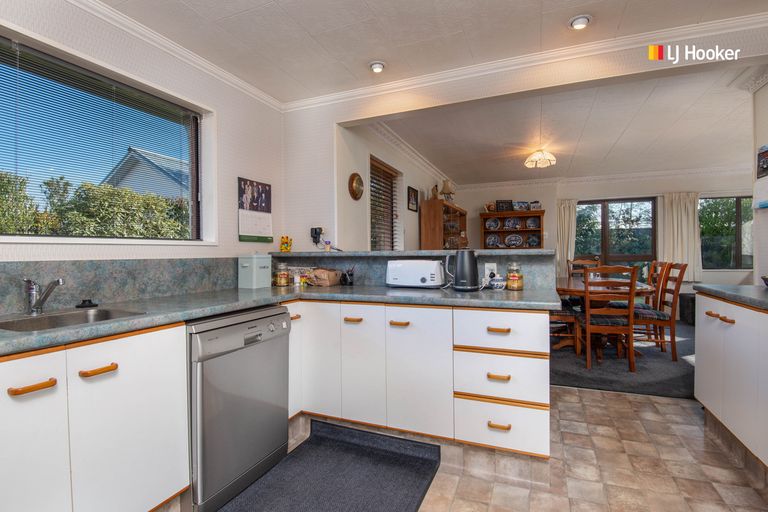 Photo of property in 61 Kinmont Crescent, Kinmont Park, Mosgiel, 9024