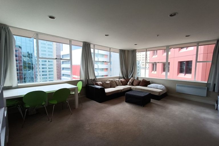 Photo of property in Terrace Tower Apartments, 8b/126 The Terrace, Wellington Central, Wellington, 6011