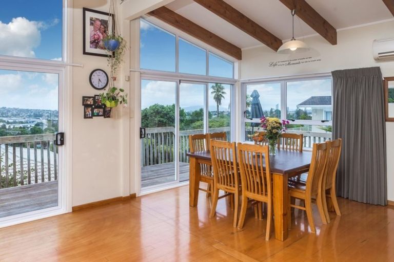 Photo of property in 1/60 Chivalry Road, Glenfield, Auckland, 0629