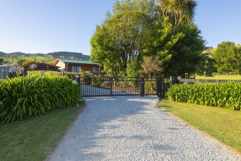 Photo of property in 749 Kanakanaia Road, Te Karaka, 4091