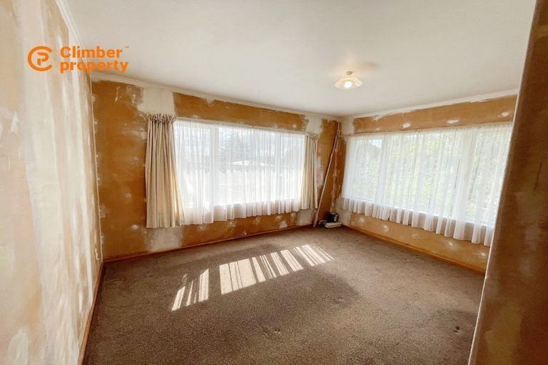 Photo of property in 28 Gilliam Street, New Lynn, Auckland, 0600