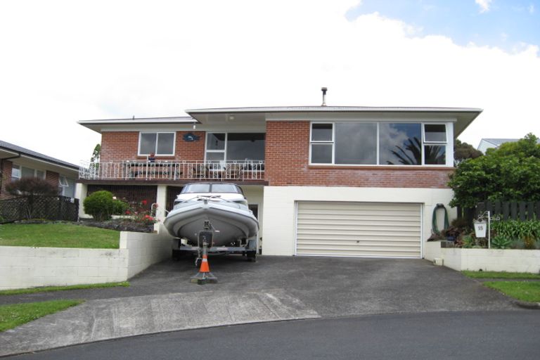 Photo of property in 18 Hamlet Place, Pukekohe, 2120