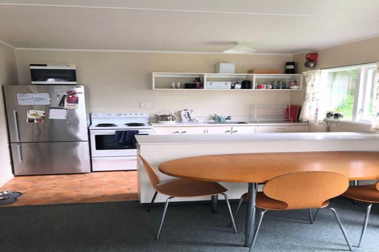 Photo of property in 2/17 Huntingdon Street, Northland, Wellington, 6012